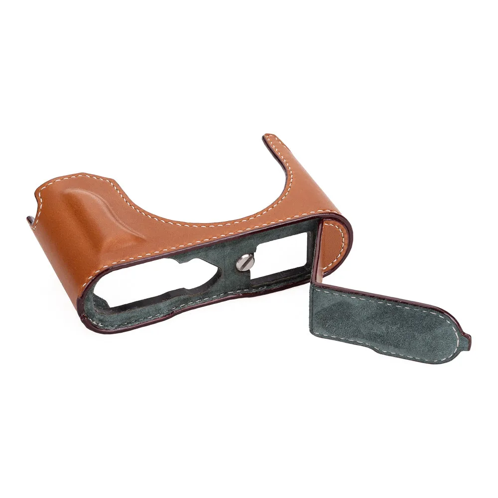 Arte di Mano Leica Q3 Half Case (Type 1-SD, Screw Secured) - Novonappa Tan