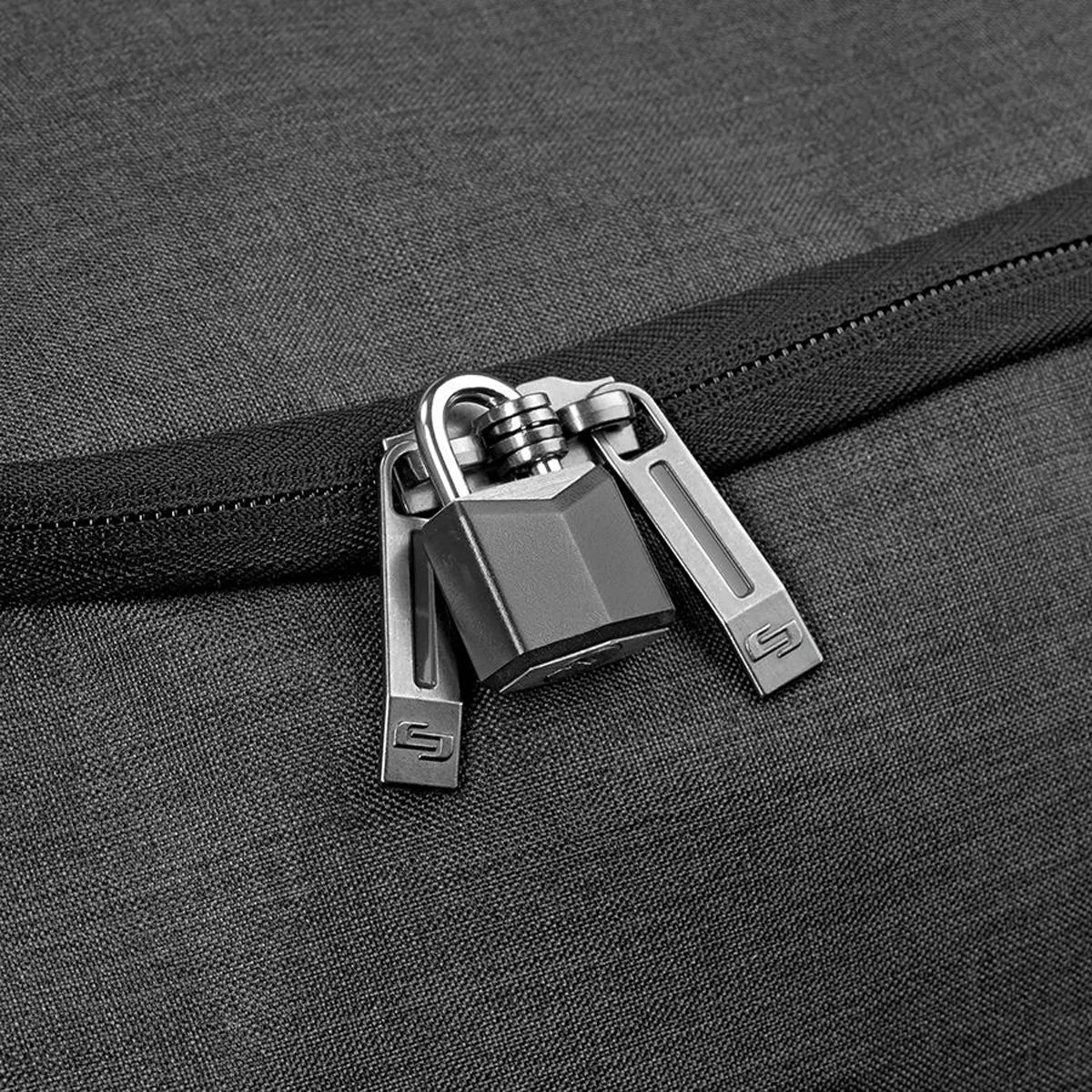Solo New York Avenue C Rolling Duffel