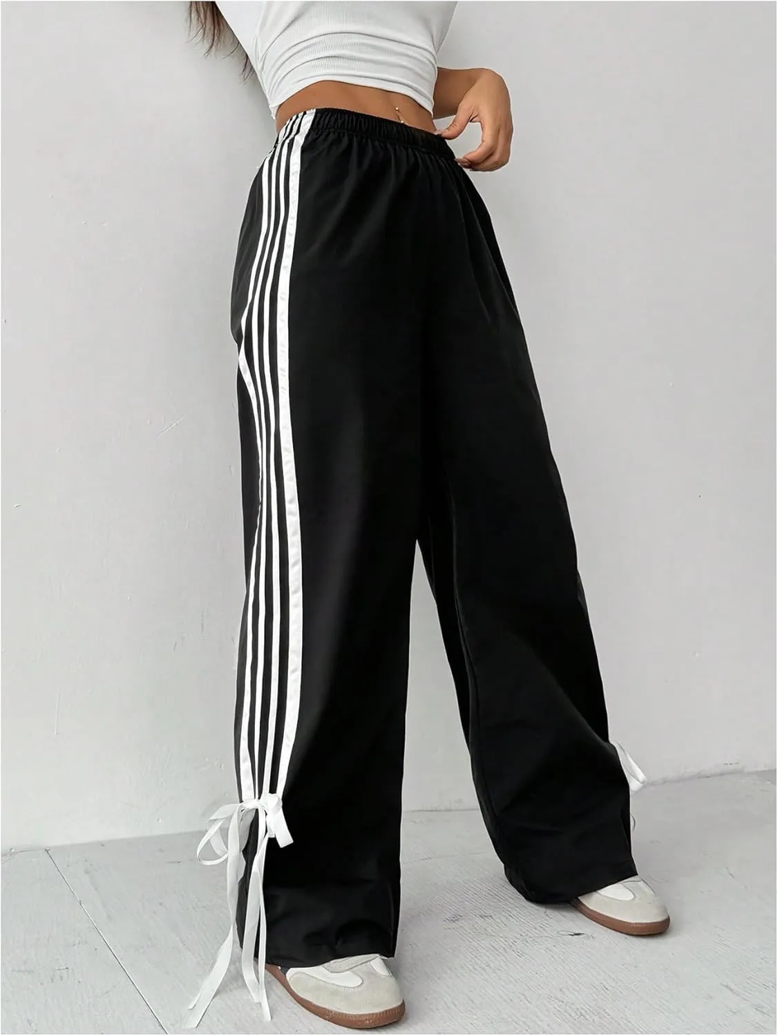 WDIRARA Women's Petite Side Striped Bowknot Track Pants Elastic Waist Wide Leg Baggy Sweatpants Streetwear